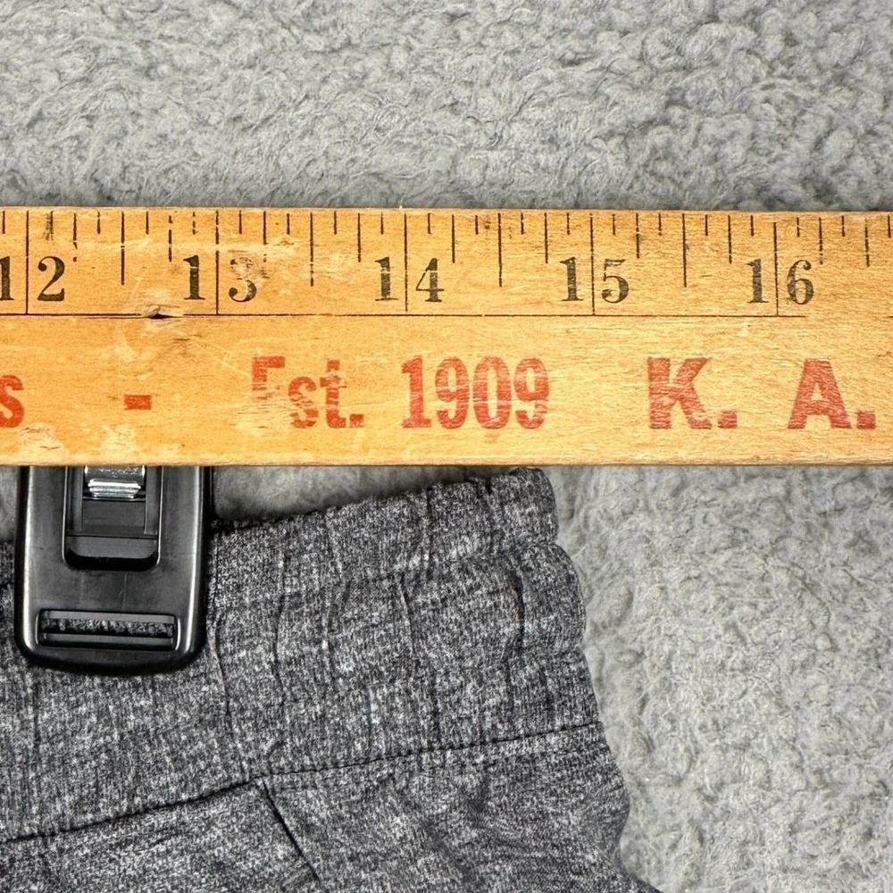 Lululemon T.H.E. Shorts Mens Large Heathered Grey Athletic Gym Stretch Waist